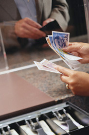 Banco Santander no cobra algunas remesas