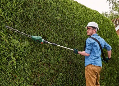 Hasta 30% de descuento en cortacéspedes, cortasetos o sopladores Bosch a la venta en Amazon