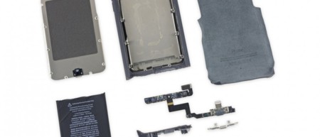 Smart Battery Case despedazada sin miramientos: la parte 'smart' está en el iPhone