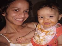 La última trastada de tus hijos: Liah pintando con la comida