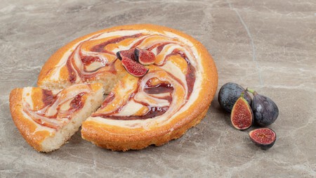 Postre exprés con higos frescos: cómo hacer tartitas dulces en 20 minutos y sin horno