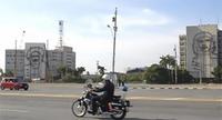 Cuba: la imagen de Camilo Cienfuegos acompaña al Che