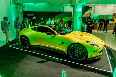 Contacto Aston Martin Vantage 2024 60