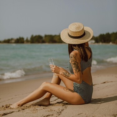 El bañador de cuadritos vichy más retro y elegante del verano está en Decathlon por menos de 25 euros