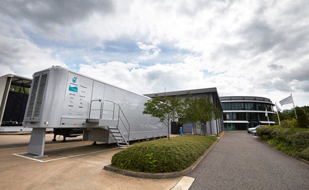 Descubriendo Brackley, la sede de Mercedes AMG F1: Race Bay e inspección