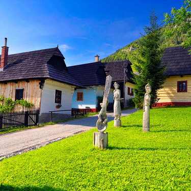 Este pueblo eslovaco ya no quiere ser Patrimonio de la Humanidad: sus 14 habitantes están hartos de los turistas