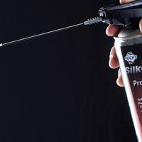 Fuchs Silkolene quiere facilitarte el mantenimiento de tu moto con la nueva boquilla Smart Straw