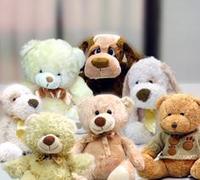 Cuidar un cachorro de peluche puede aliviar el estrés en niños pequeños que han sufrido una situación traumática