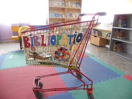 La historia de una biblioteca sobre ruedas que lleva el saber y las aventuras a los alumnos