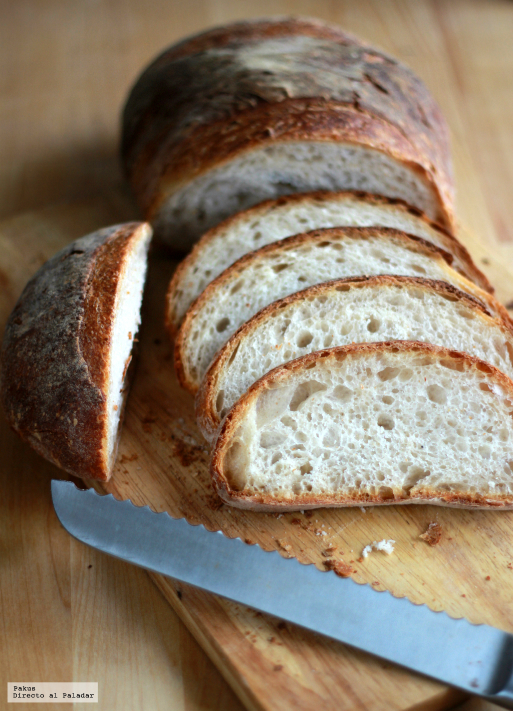 Hogaza casera de masa madre con doble fermentación. Receta de panes