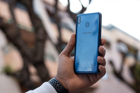 Galaxy M20