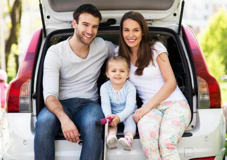 ¿Viajas en coche con niños pequeños? Algunos consejos útiles