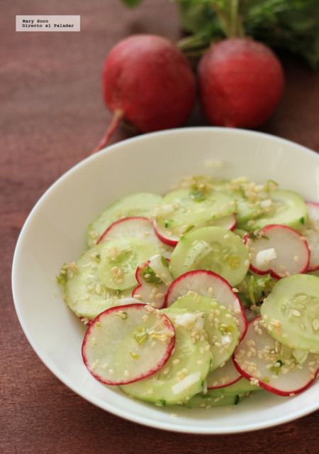 Ensalada de pepino y rábanos al sésamo. Receta