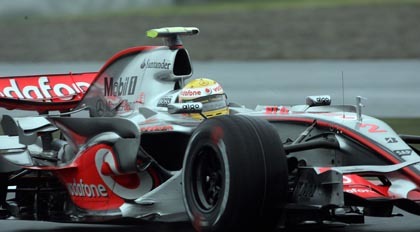 Hamilton y Alonso lideran los tiempos en Brasil