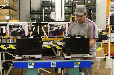 PSA Peugeot Citroën Vigo, montaje de baterías