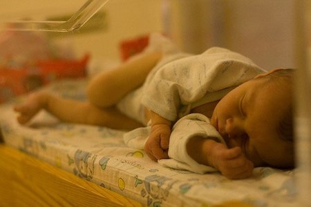 Futuro optimista para uno de los bebés más pequeños del mundo