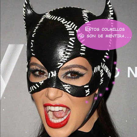 Kim Kardashian pasa de bañarse en leche de burra: ¡Drácula, te ha salido competencia!