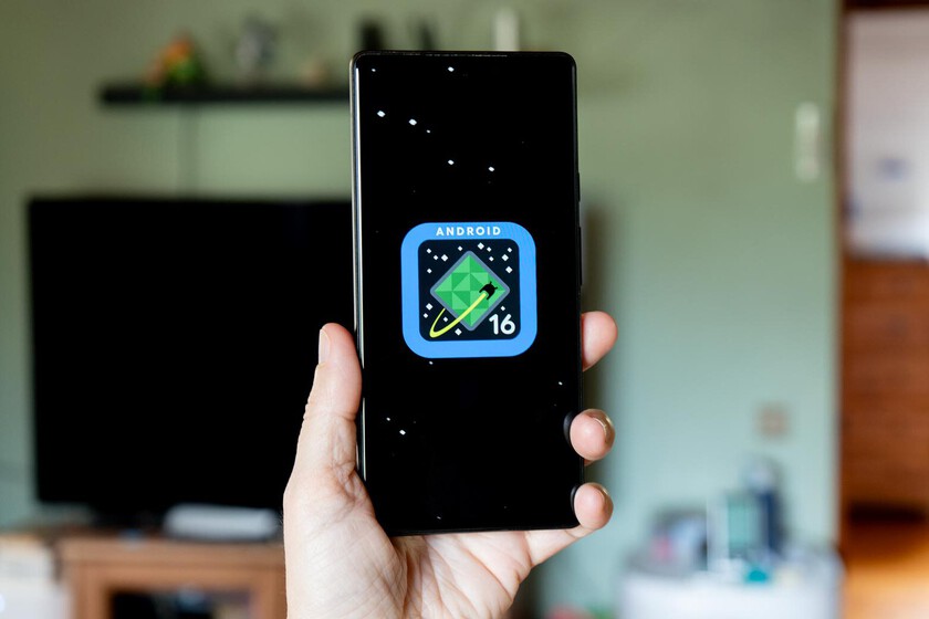 Llevaba un año sin usar mi Pixel 6 y lo actualicé tras encenderlo. Descubrí por qué no siempre es bueno actualizar