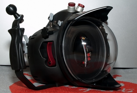 Primeras carcasas submarinas para las nuevas cámaras de Canon y Nikon