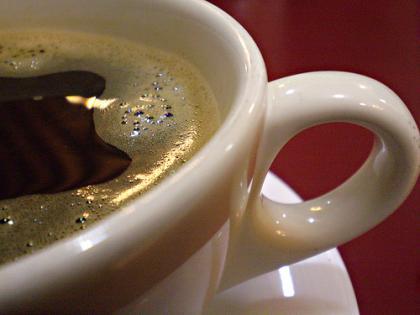 ¿Lo hablamos mientras nos tomamos un café?