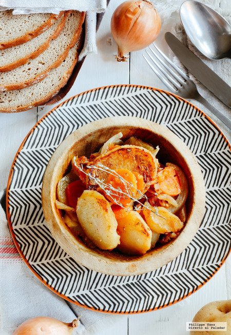 Salteado de papas con verduras al comino. Receta vegetariana