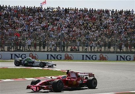 Felipe Massa encabeza un doblete incontestable de Ferrari en Francia