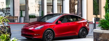 Creyó tener garantía hasta los 80,000 km con su Tesla y la perdió sin recorrerlos: así inició la demanda colectiva contra Elon Musk