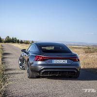 Alemania aprieta el acelerador con el coche eléctrico: el 80% de las gasolineras tendrán que tener puntos de carga por ley