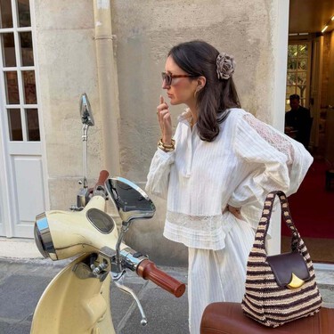 Cinco camisas básicas ideales para llevar con jeans y coronarte como la más chic y estilosa  