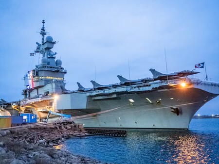 Porta Avioes Nuclear Charles De Gaulle