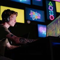 Las agencias antiterroristas de Reino Unido advierten a los padres de hijos gamers: el contenido que ven en sus vacaciones de verano podría radicalizarlos