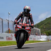 Marco Bezzecchi va sobrado en Mandalika, Marc Márquez sufre como nunca y Pecco Bagnaia vuelve por sus fueros 
