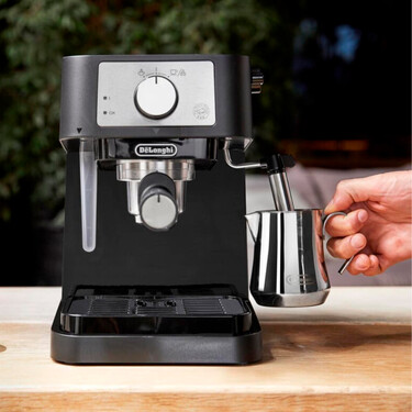 Café como el del bar, pero en casa gracias a Carrefour y esta máquina exprés De'Longhi por solo 99 euros 