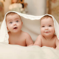 Cinco trucos para distinguir a los gemelos idénticos y evitar confundirlos 