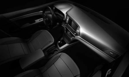 Hyundai nos muestra el interior del nuevo Elantra 2017