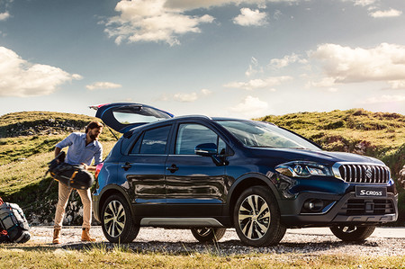Suzuki S Cross 05 Maletero