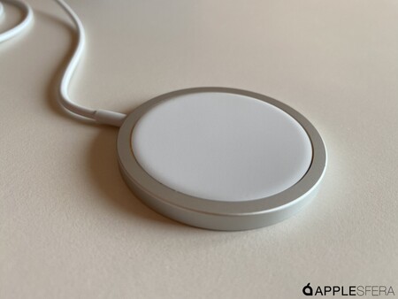 Por qué el MagSafe carga a 15W solo cuando utiliza el adaptador de Apple de 20W en las primeras pruebas