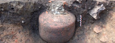 Arqueólogos desentierran en Francia más de 40.000 monedas romanas de hace 1.800 años. Todo apunta a que no eran un tesoro