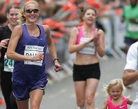 Paula Radcliffe participa en una carrera embarazada de siete meses