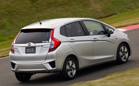 Honda Fit Hybrid 2014 02
