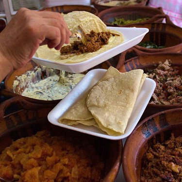 Por solo 20 pesos: este es el comedor secreto dentro de la Central de Abastos donde tienes un menú completo