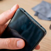 No las tenía conmigo, pero probé este truco y las llamadas en mi móvil Xiaomi se escuchan mucho mejor 