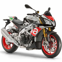 La Aprilia Tuono V4 1100 se retoca: mejores suspensiones, mejor electrónica y desde 16.499 euros
