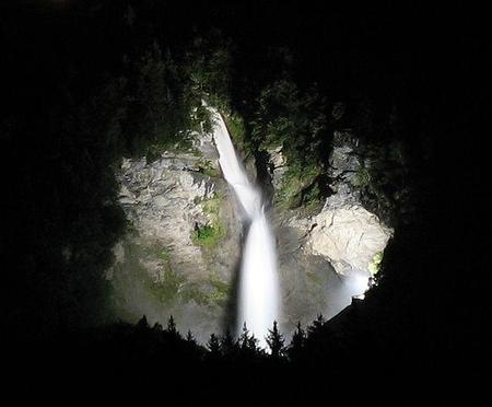 El día que fui a visitar la catarata donde murió Sherlock Holmes… y casi me electrocuto (y III)