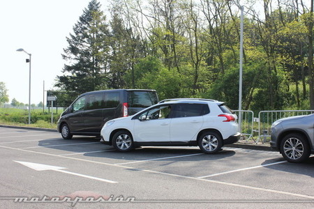 Peugeot 2008 aparcamiento autónomo