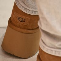 Estas son las botas UGG impermeables que ya hacen sombra a las Hunter y que podemos lucir por menos de 40 euros  