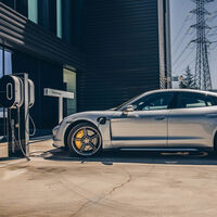 La apuesta por el coche eléctrico está desatando una crisis en Europa. Si Porsche no encuentra una solución habrá 8.000 puestos de trabajo en peligro 