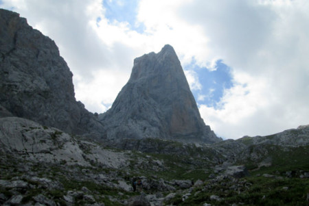 Trucos y consejos para subir el Naranjo de Bulnes, en Picos de Europa