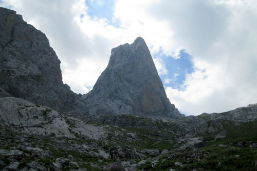 Trucos y consejos para subir el Naranjo de Bulnes, en Picos de Europa 