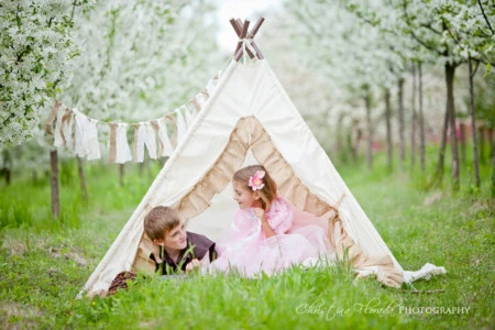 Plan con niños: el tipi es el Rey del jardín